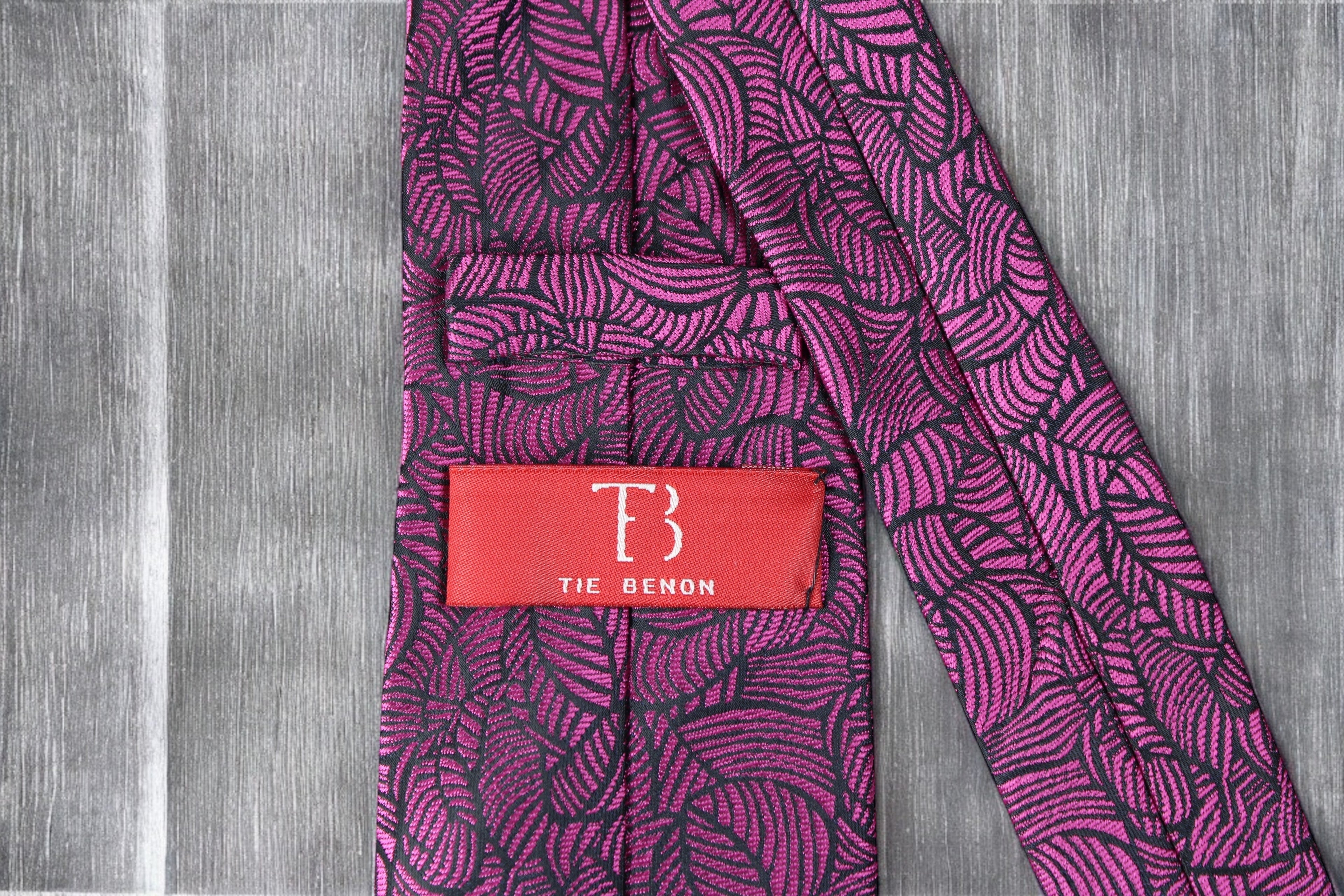 Magenta Geometric Tie & Pocket Square