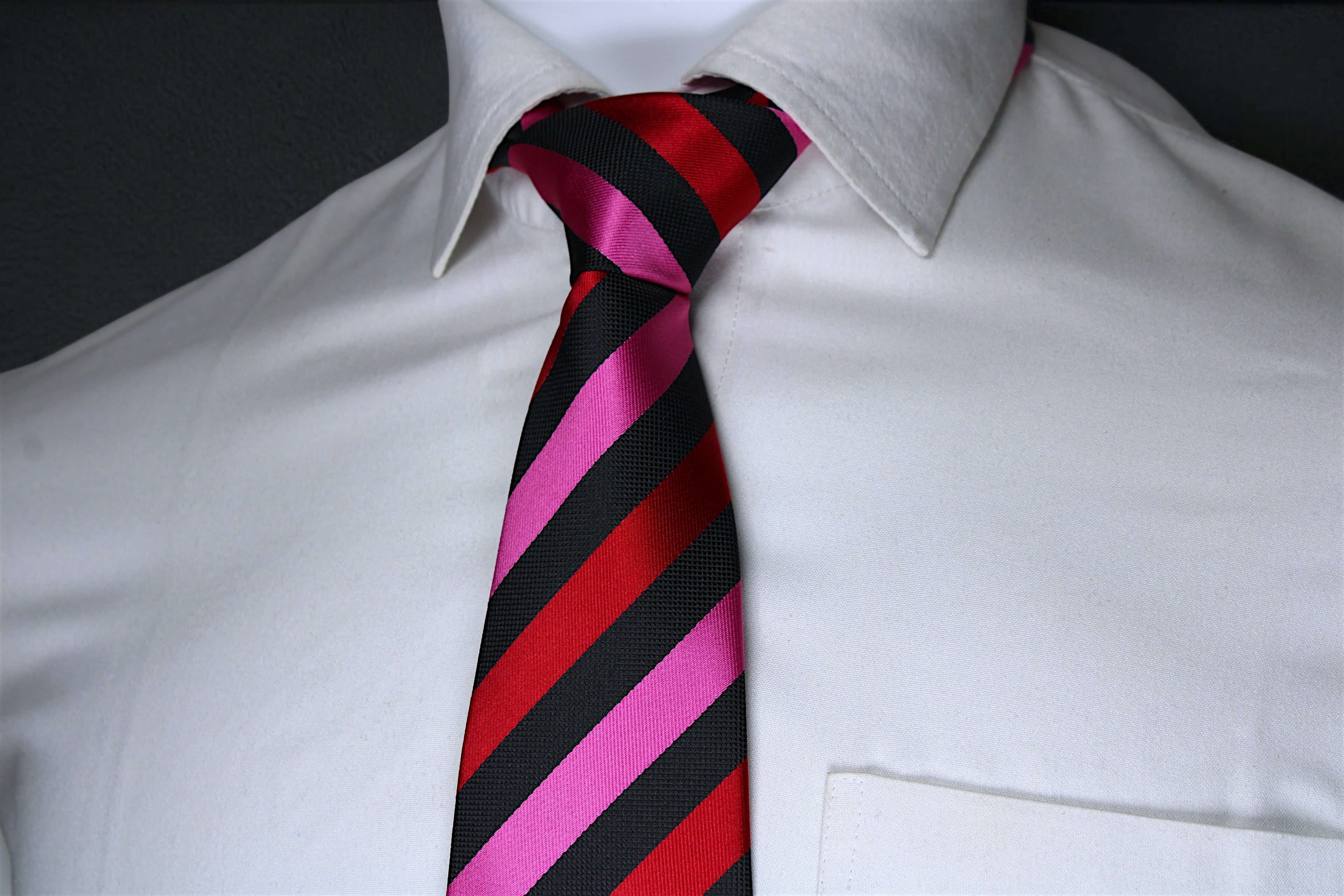 Elegant Red Black Stripes Tie