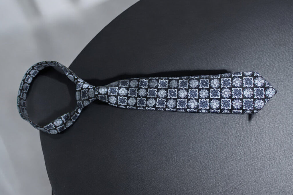 Elegant Black & Silver Patterned Tie