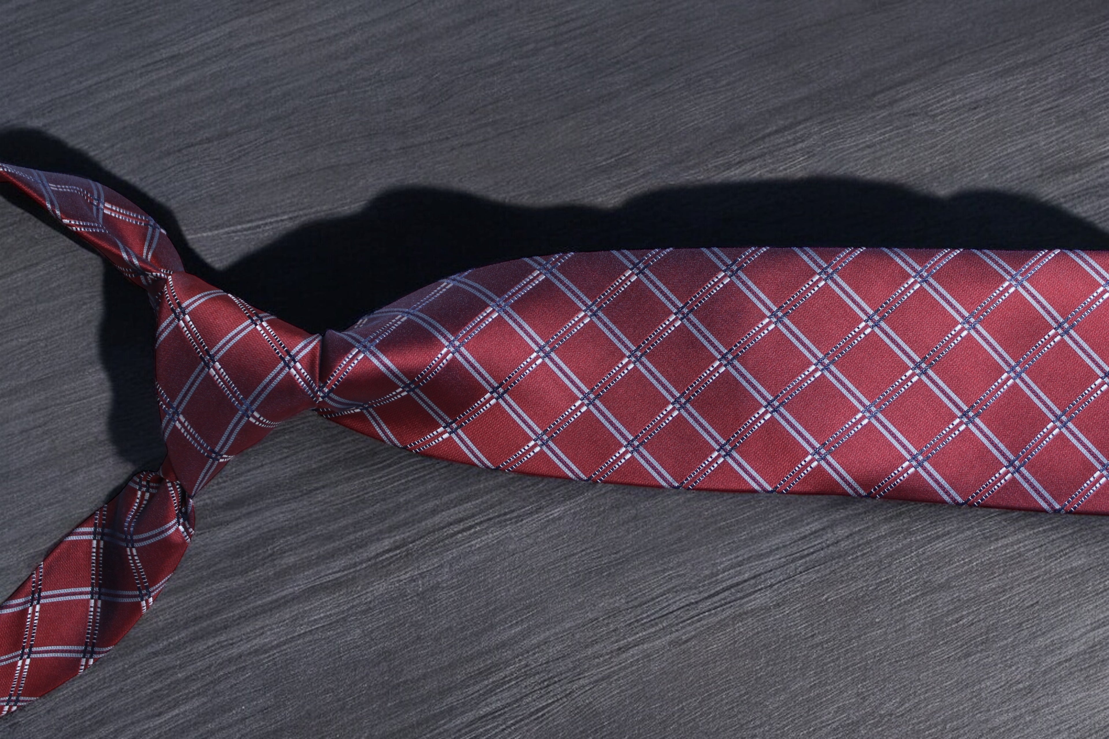 Maroon and Navy Checkered Tie – Classic Plaid Elegance