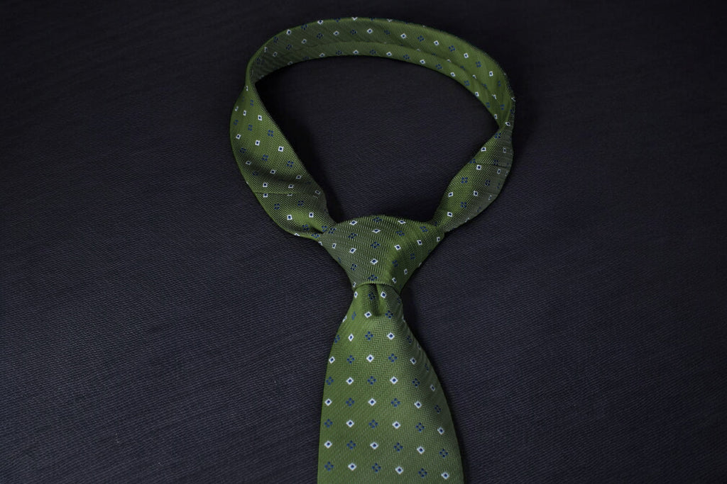 Elegant Green Patterned Tie