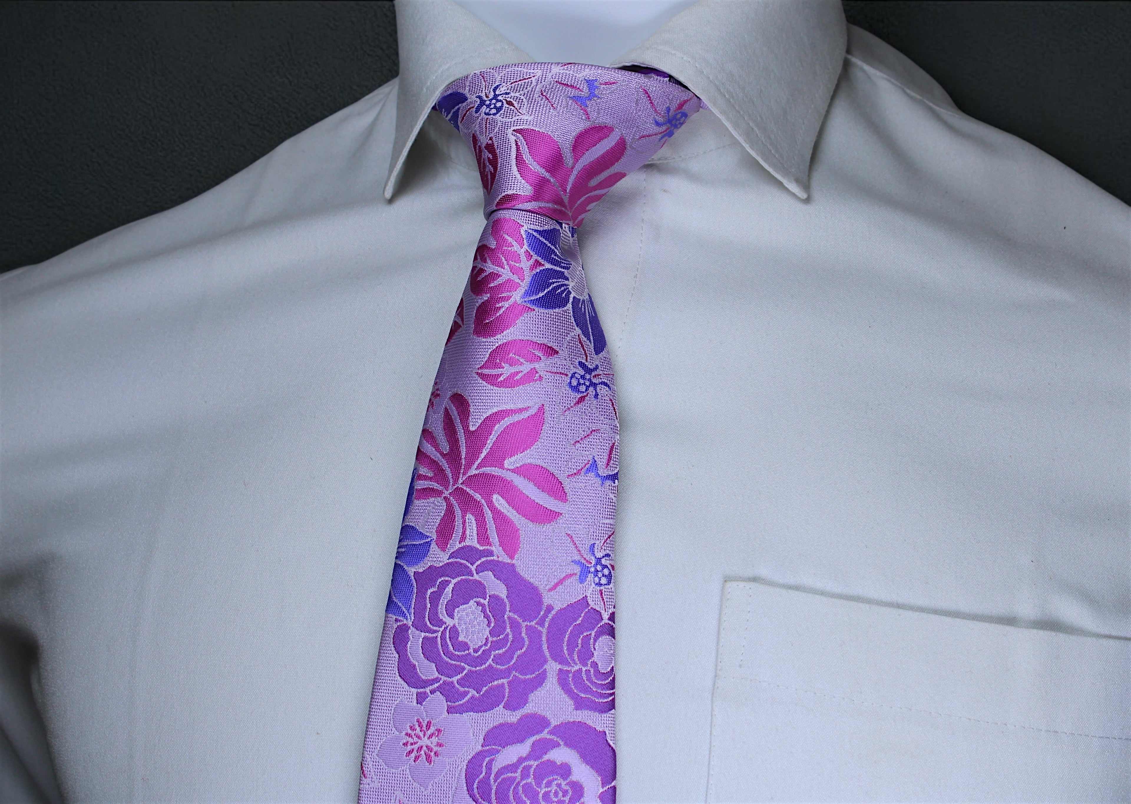 Elegant Pink & Magenta Floral Necktie