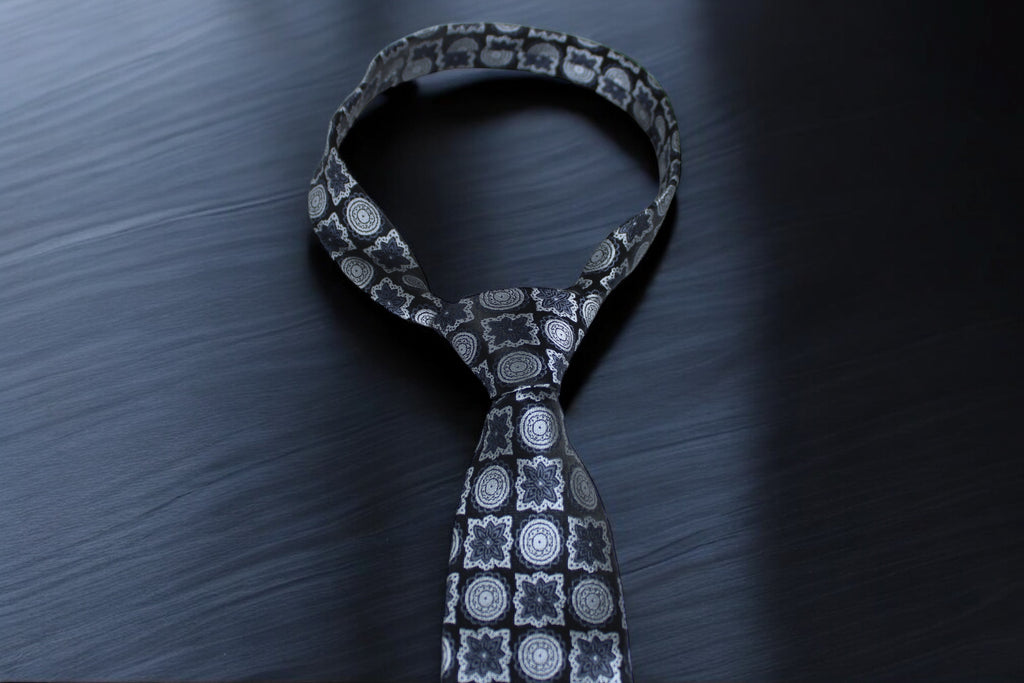 Elegant Black & Silver Patterned Tie