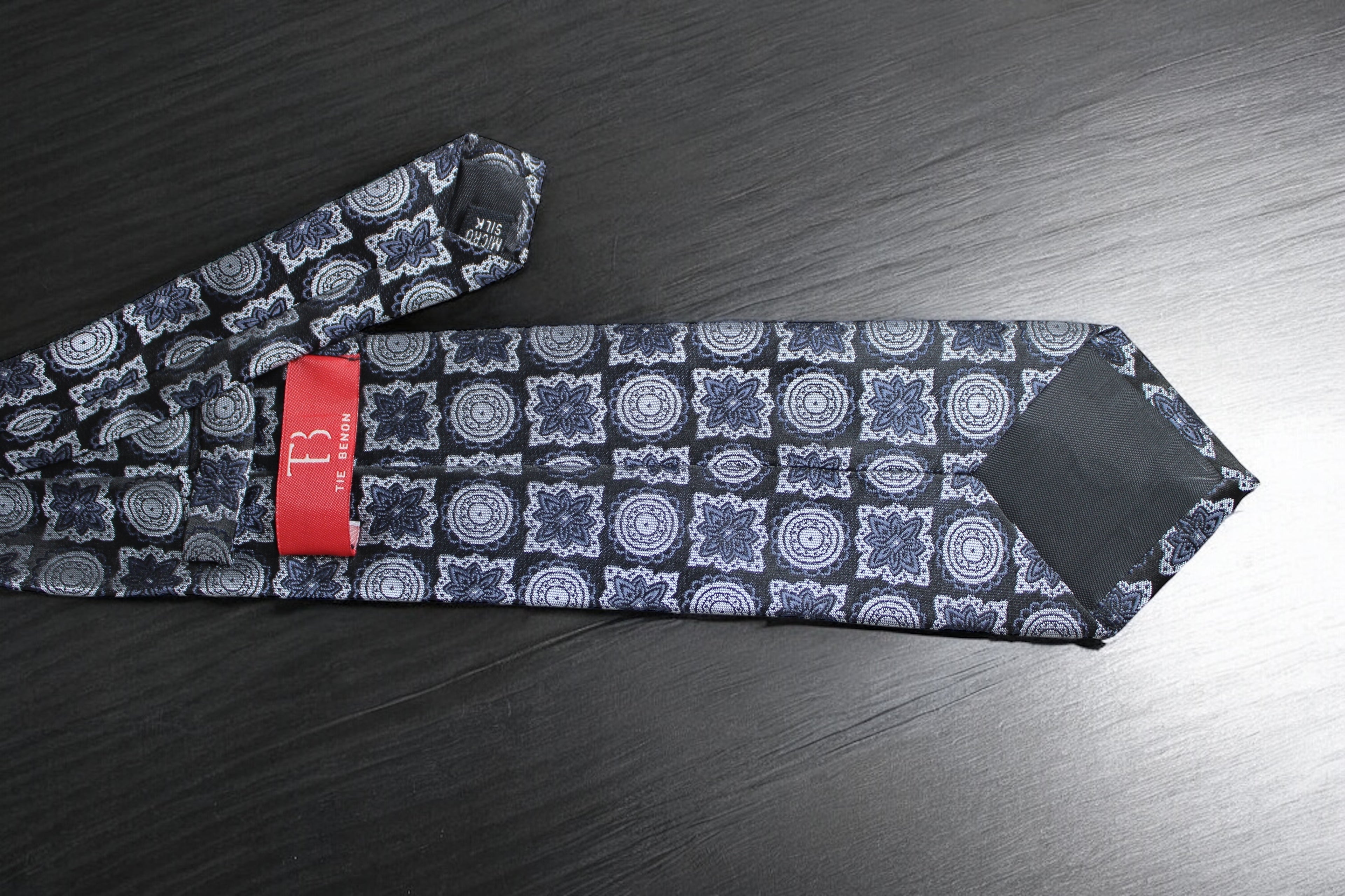 Elegant Black & Silver Patterned Tie
