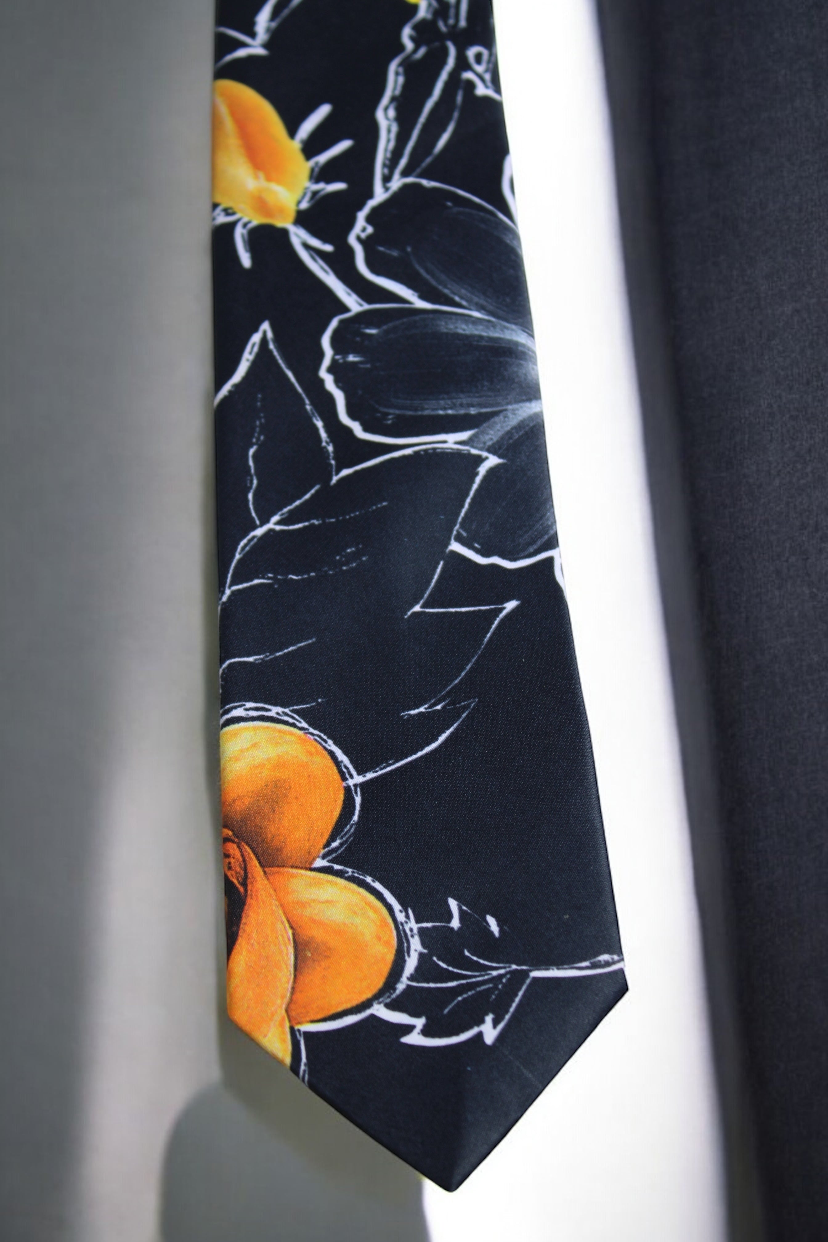 Black and Yellow Artistic Floral Tie With Pocket Square