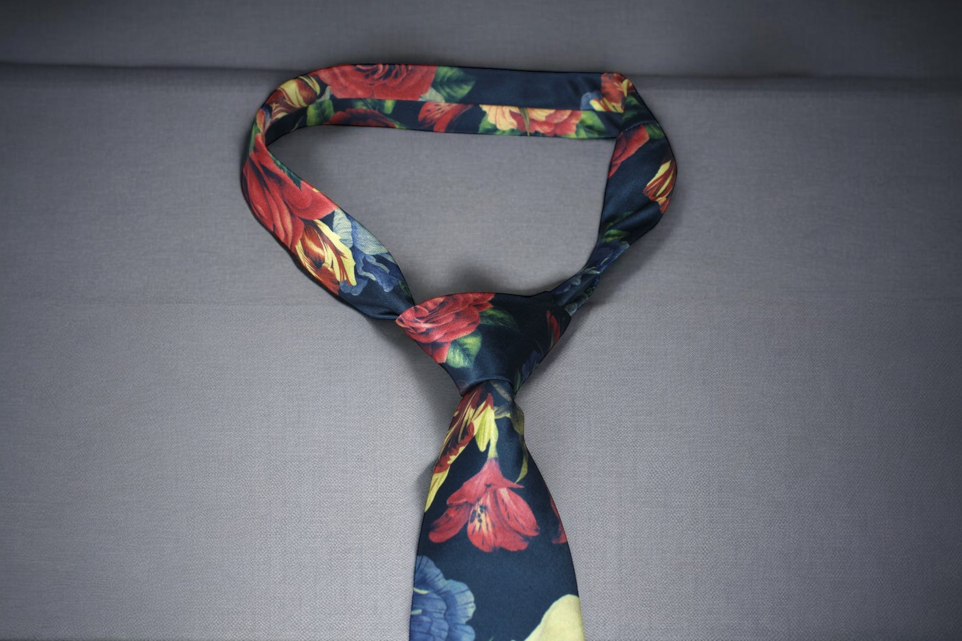 Multicolor  Black Red Floral Tie with Pocket Square