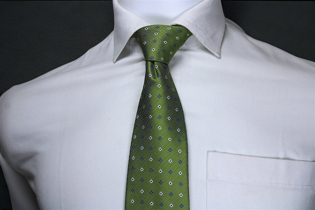 Elegant Green Patterned Tie
