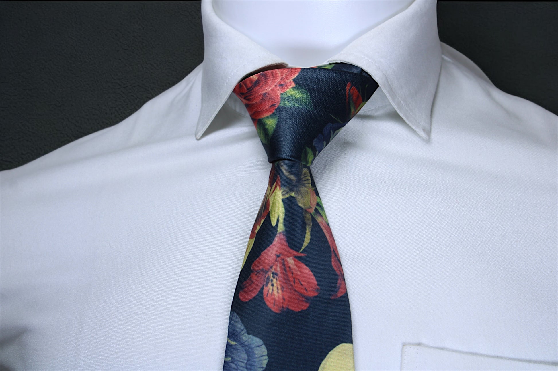 Multicolor  Black Red Floral Tie with Pocket Square