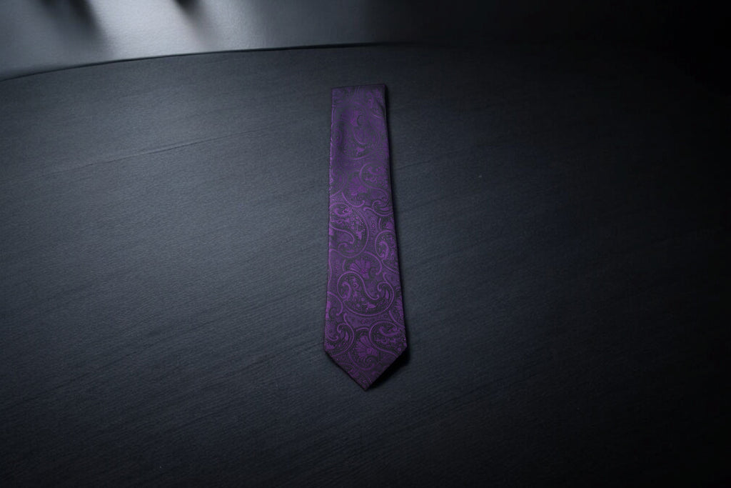 Deep Purple & Black Paisley Tie - Luxurious Pattern