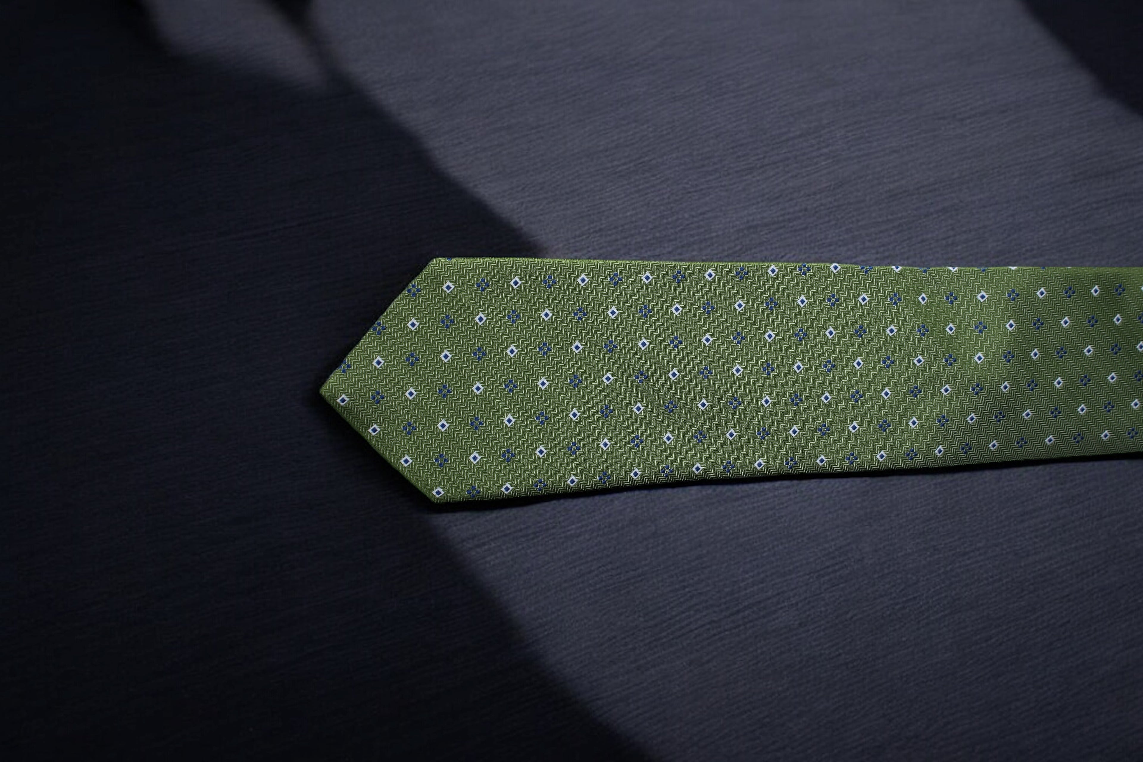 Elegant Green Patterned Tie