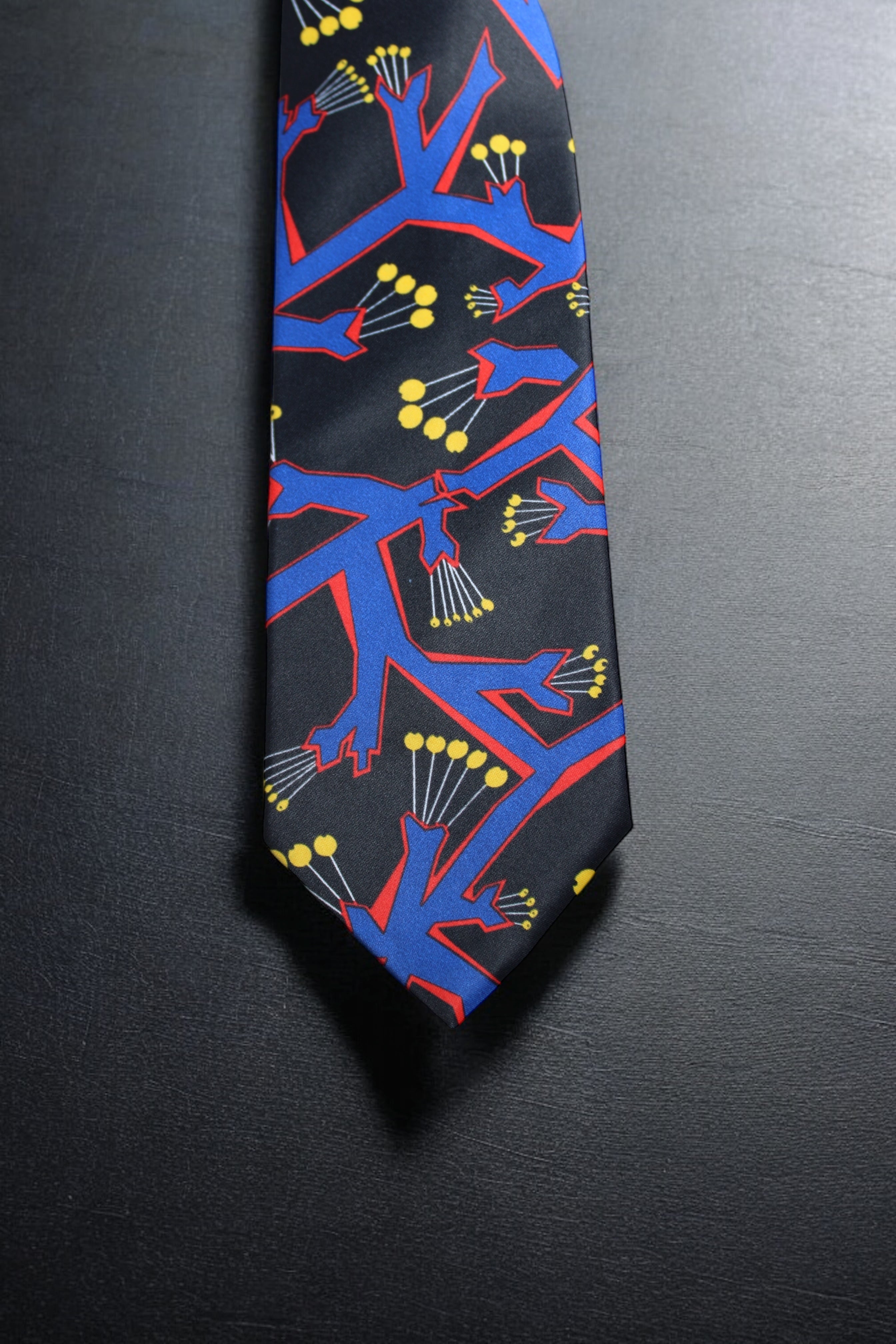 Bold Geometric Botanical Tie With Pocket Square