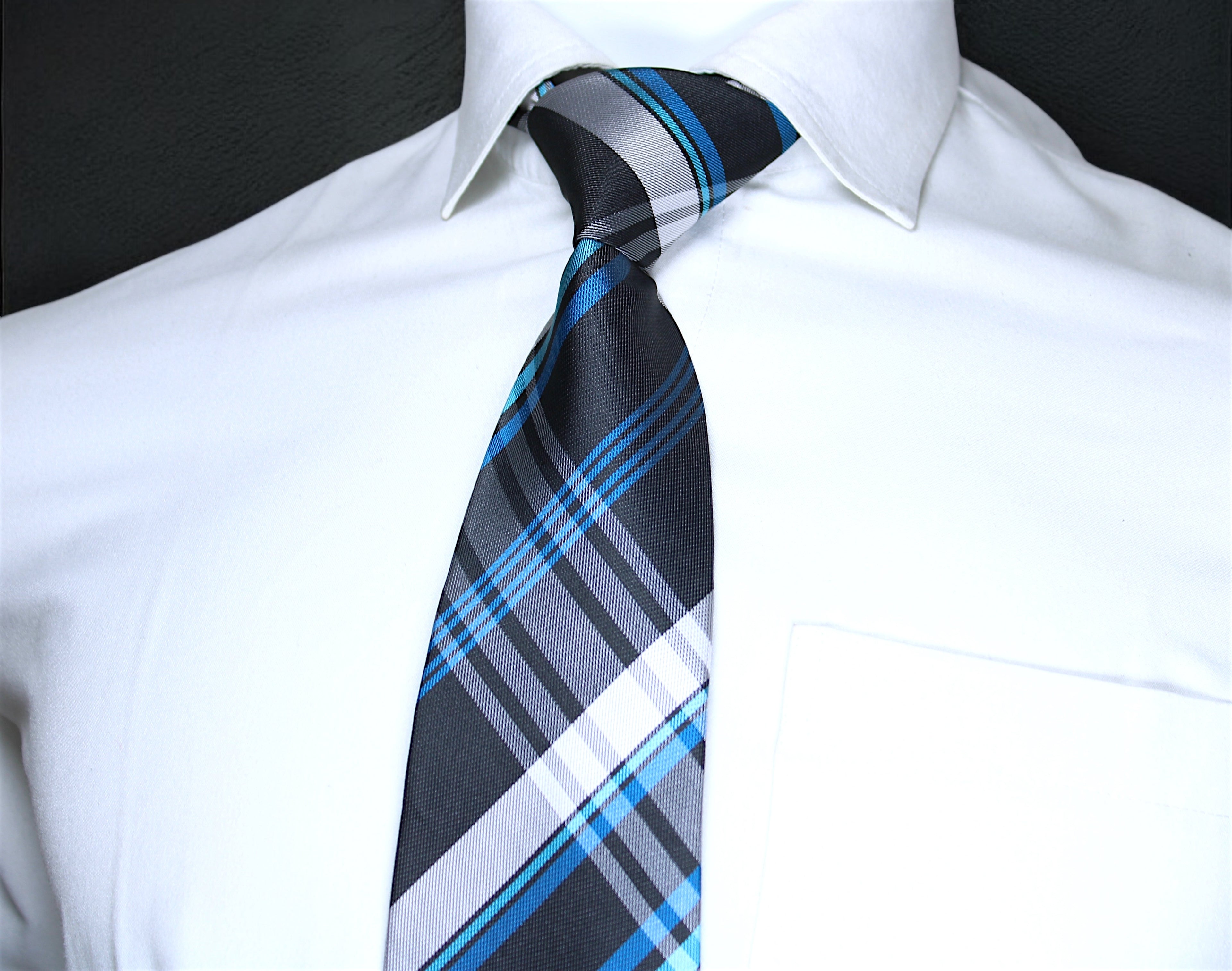 Bold Navy & Silver Checkered Tie