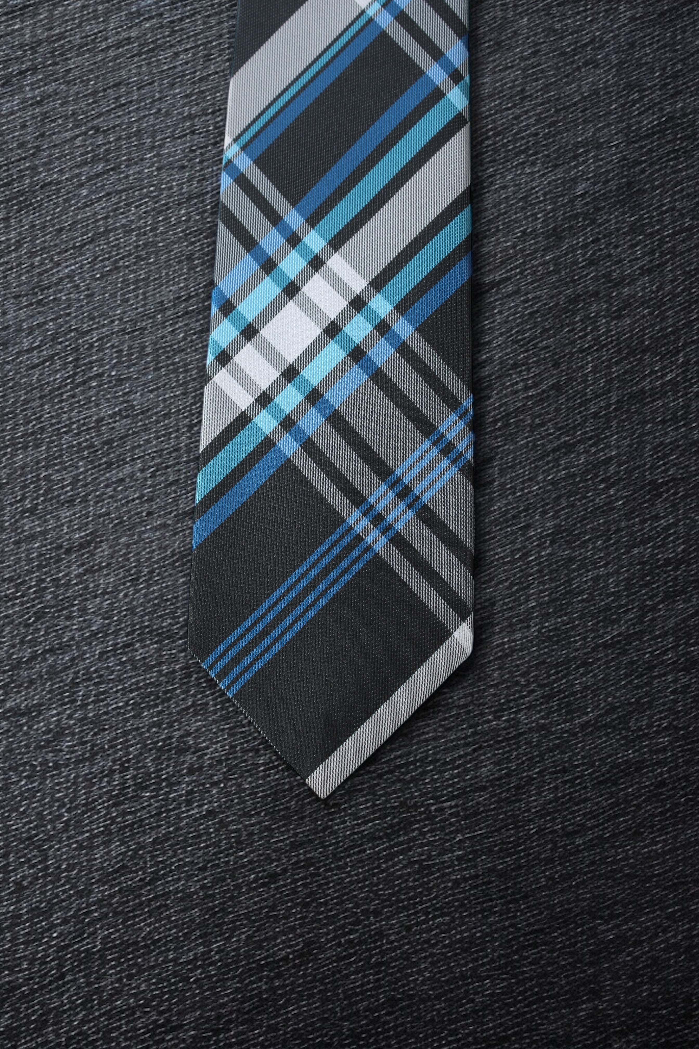 Bold Navy & Silver Checkered Tie