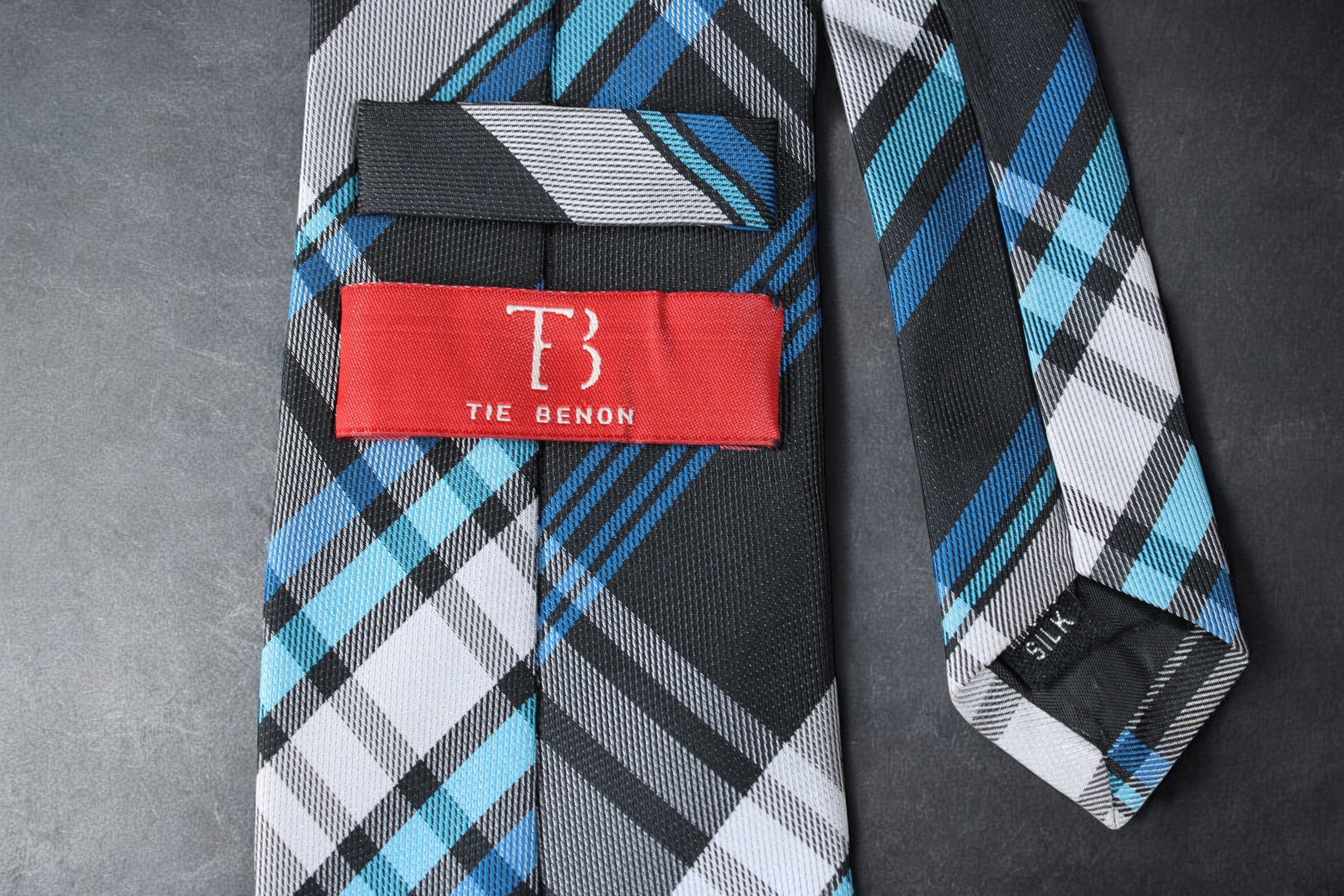 Bold Navy & Silver Checkered Tie