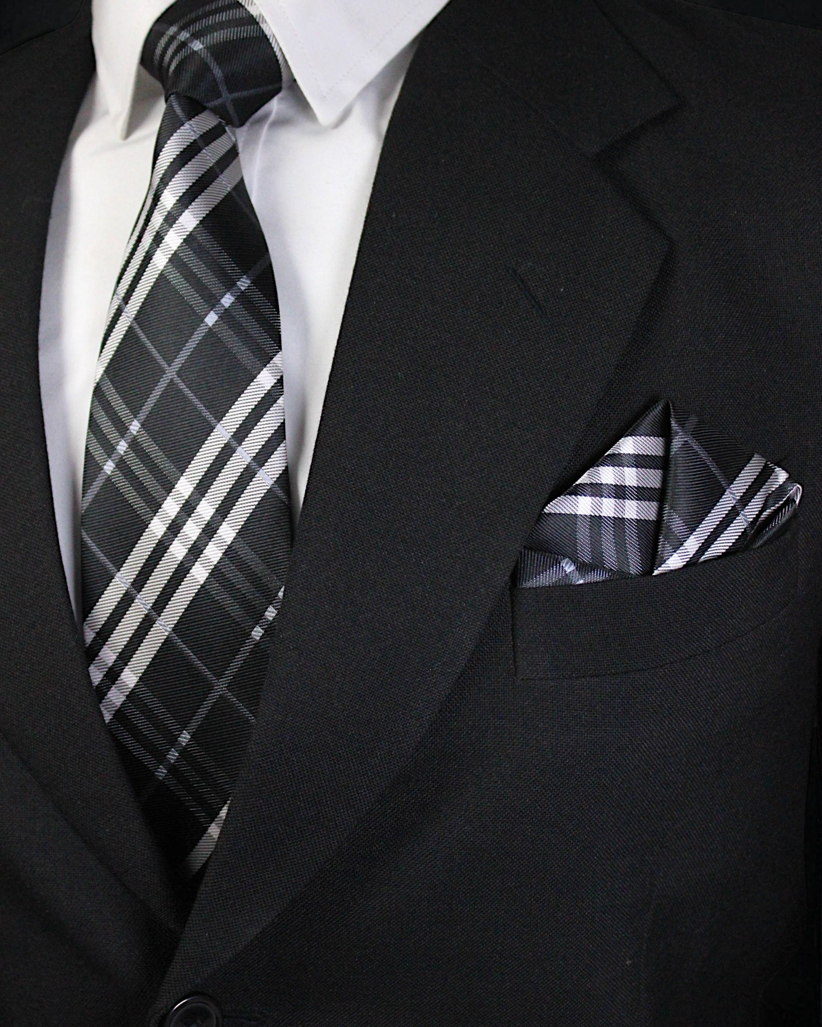 Black suit with plaid tie and pocket square Tie Benon