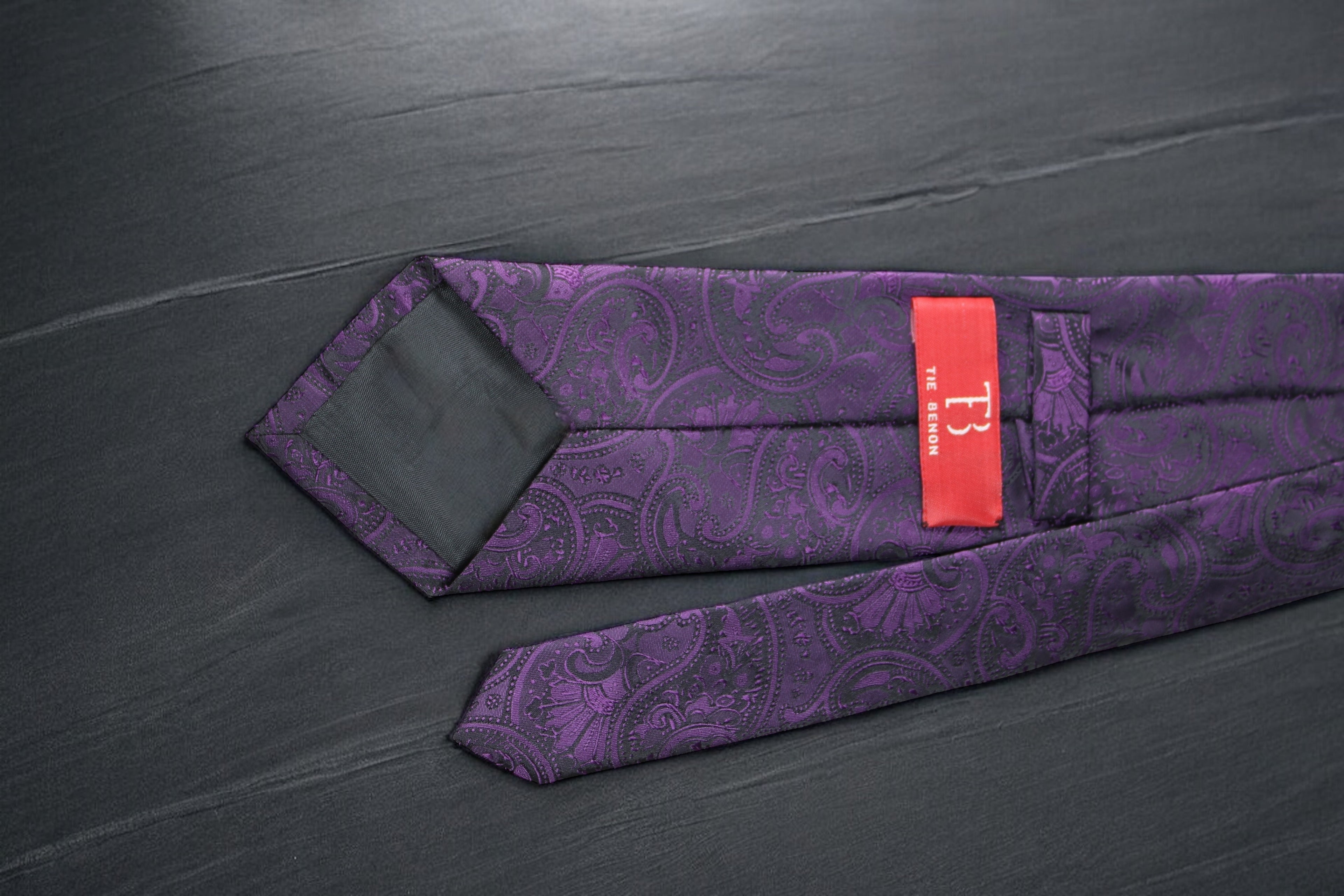Deep Purple & Black Paisley Tie - Luxurious Pattern
