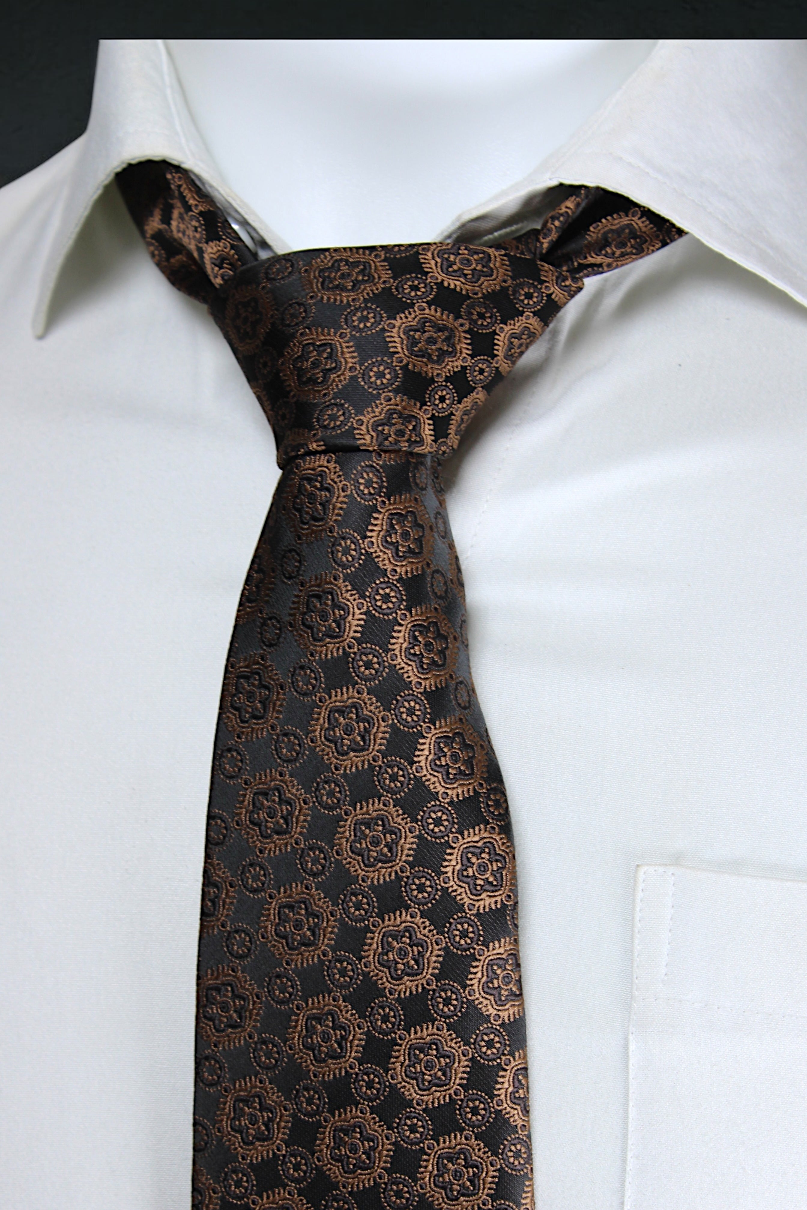 Elegant Black & Brown Geometric Tie