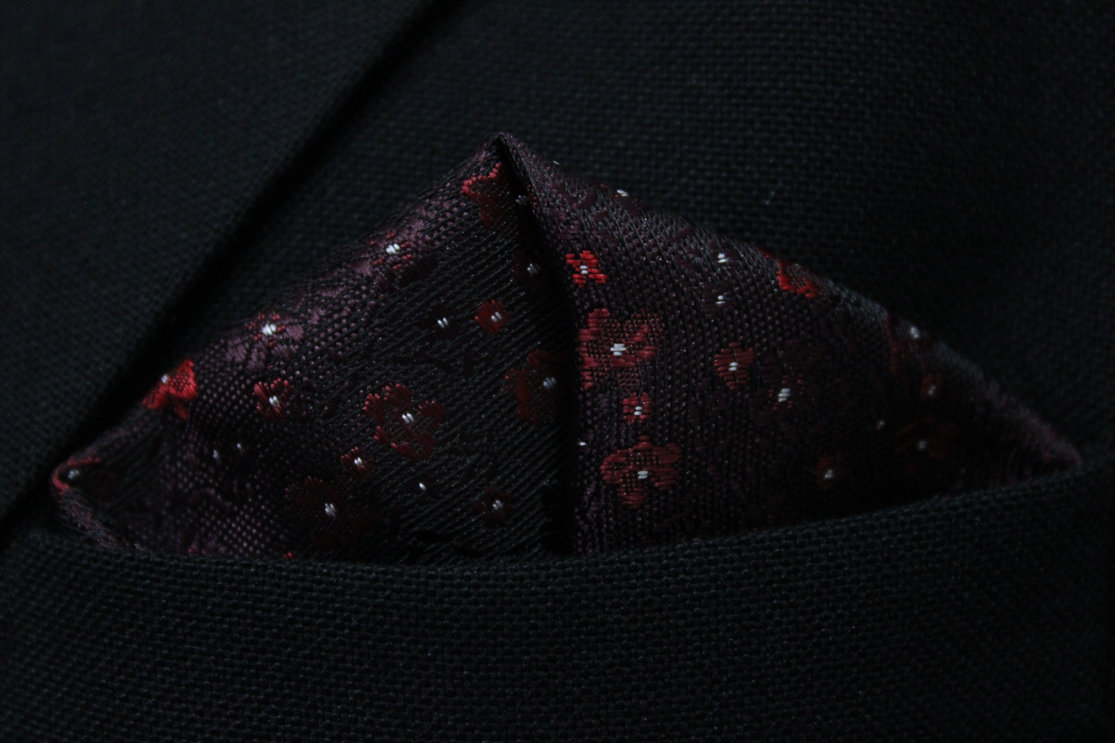 Elegant Burgundy & Red  Tie & Pocket Square