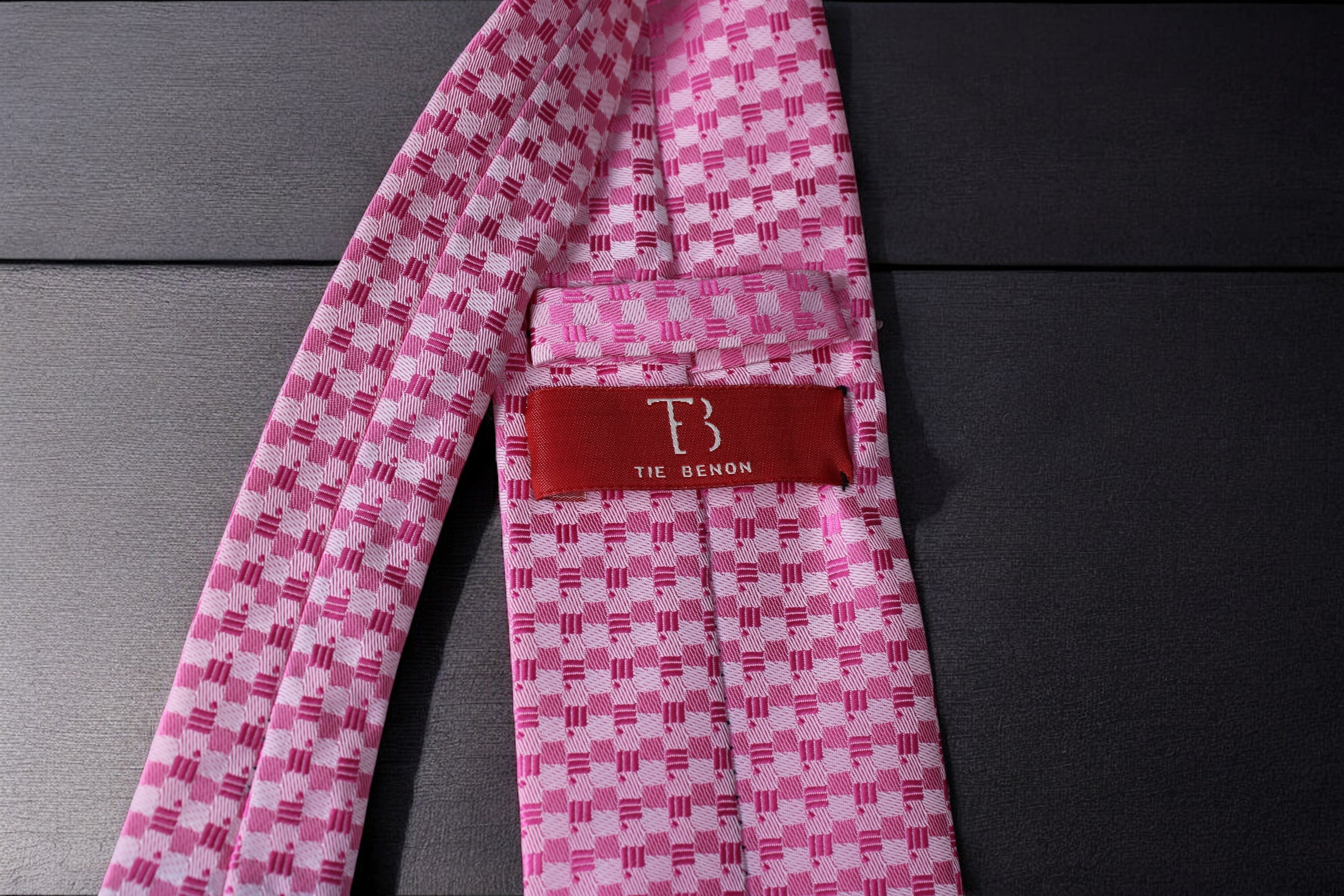Elegant Pink Checkered Microsilk Tie