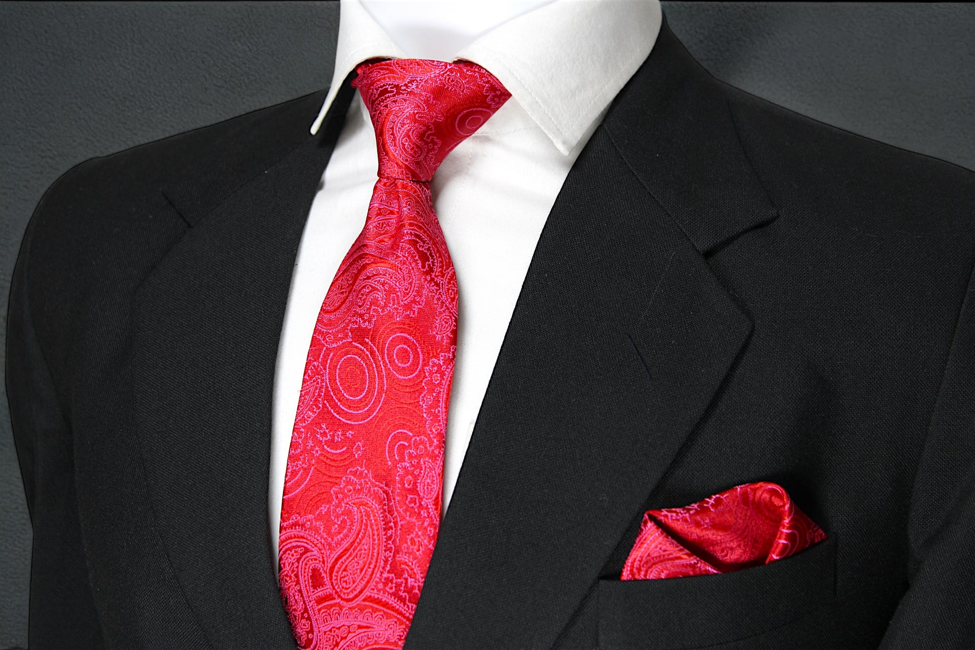 Elegant Red Paisley Tie & Pocket Square