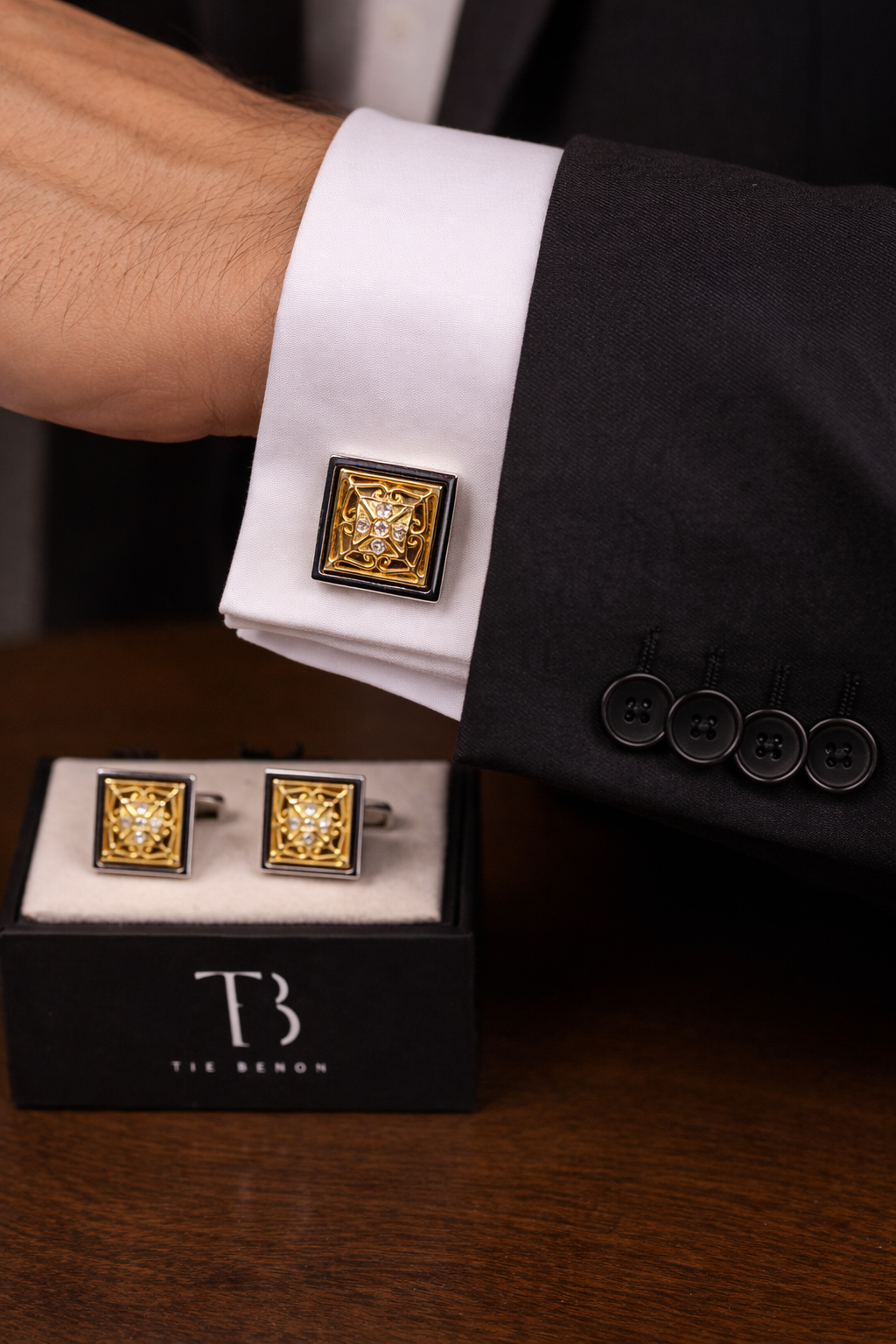 Luxury Gold Filigree Crystal Cufflinks for Men