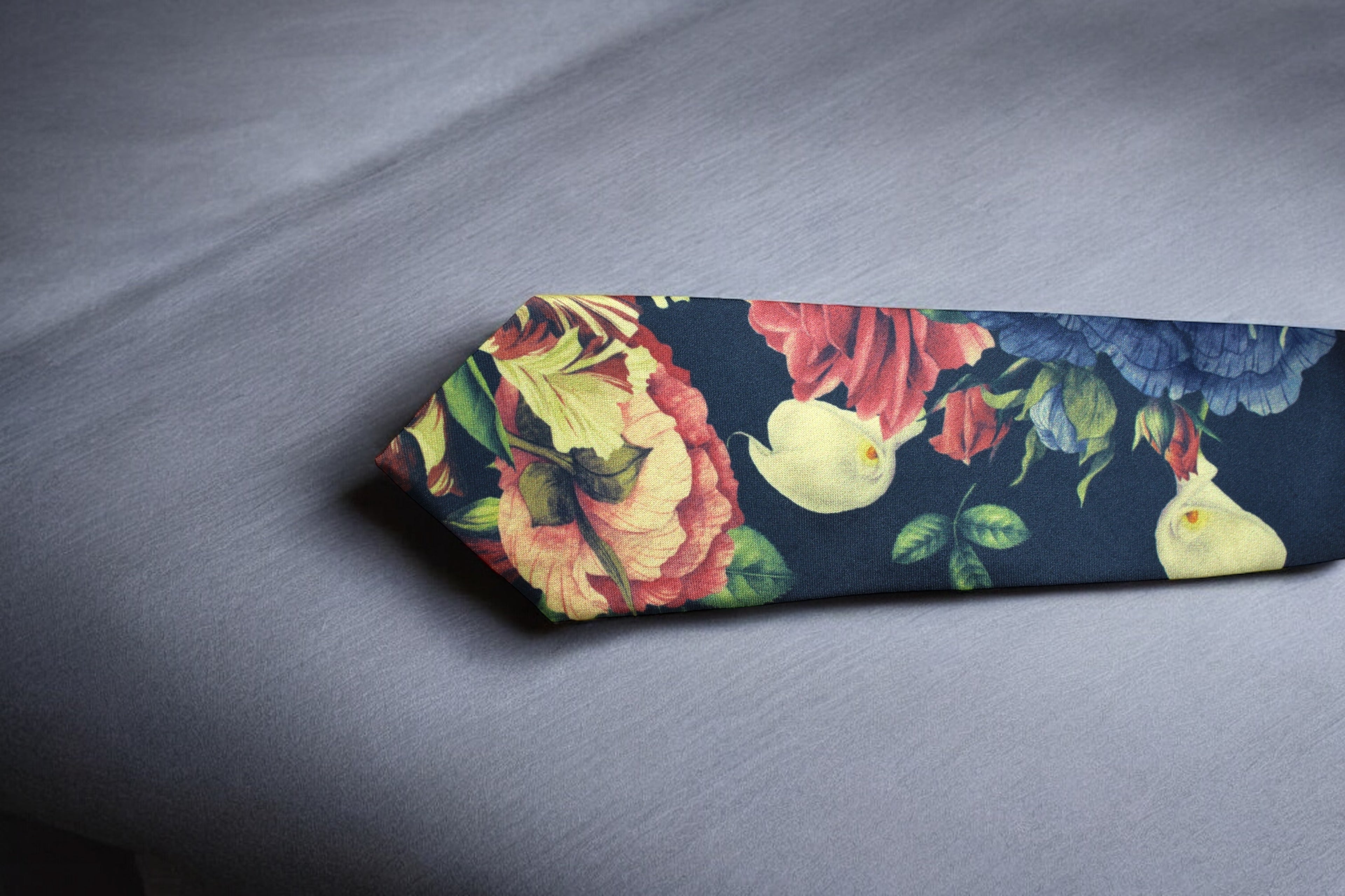 Multicolor  Black Red Floral Tie with Pocket Square