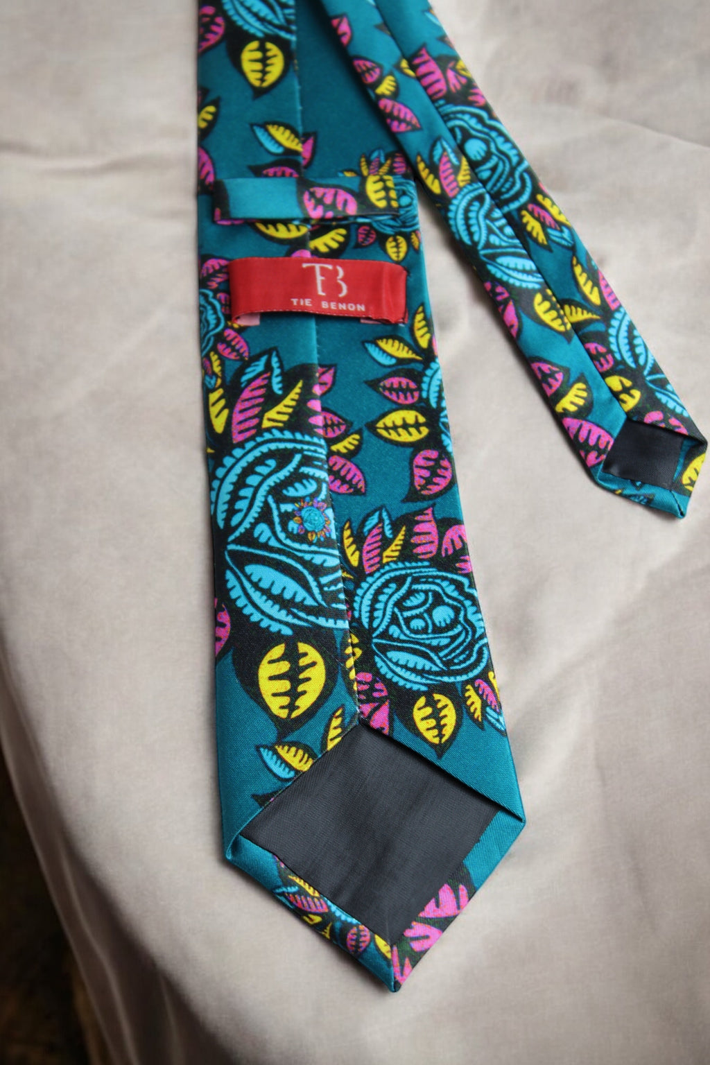 Florentine Tie With Pocket Square