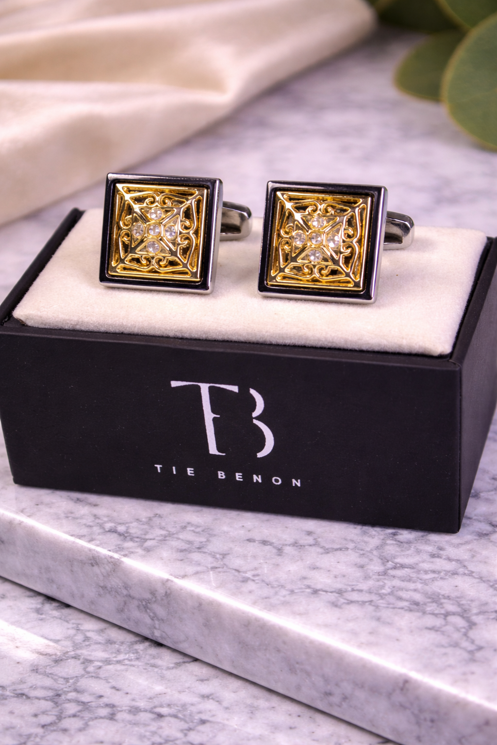 Luxury Gold Filigree Crystal Cufflinks for Men