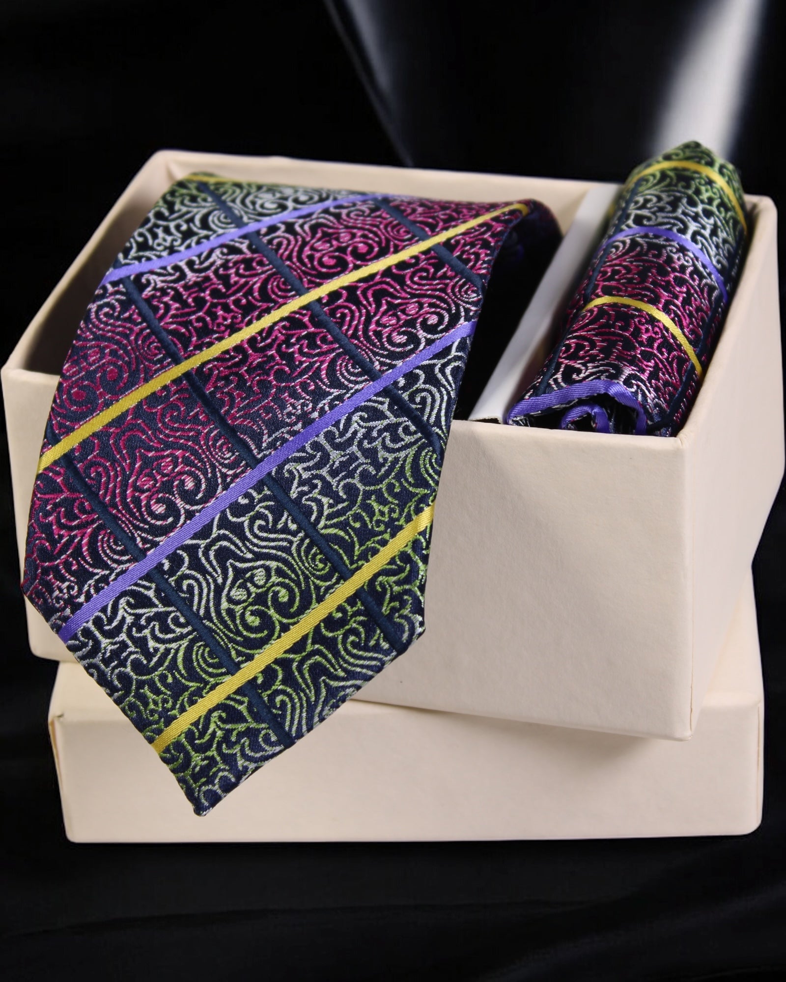 Patterned tie with a box on a black background Tie Benon