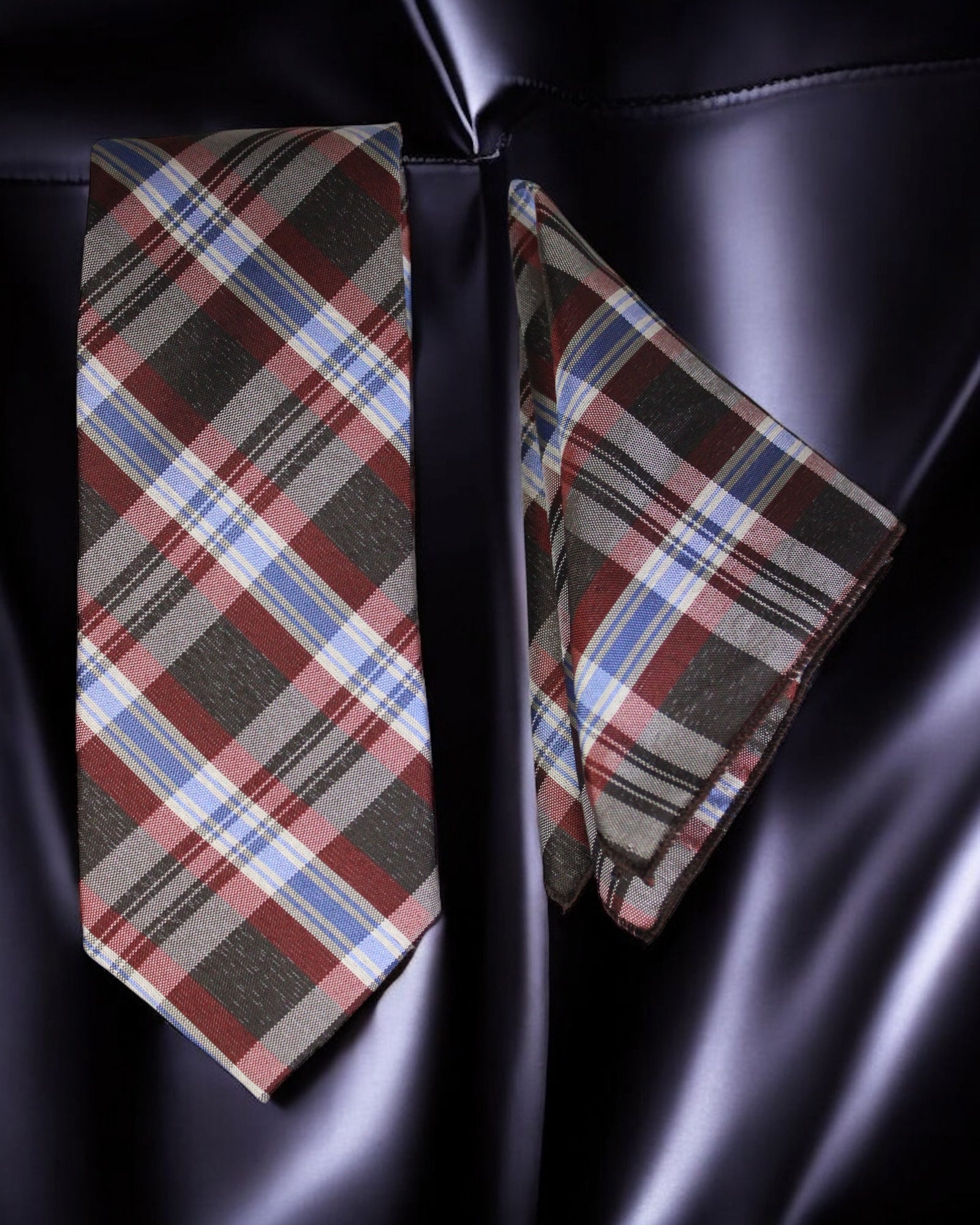 Plaid tie and pocket square set on a dark background Tie Benon