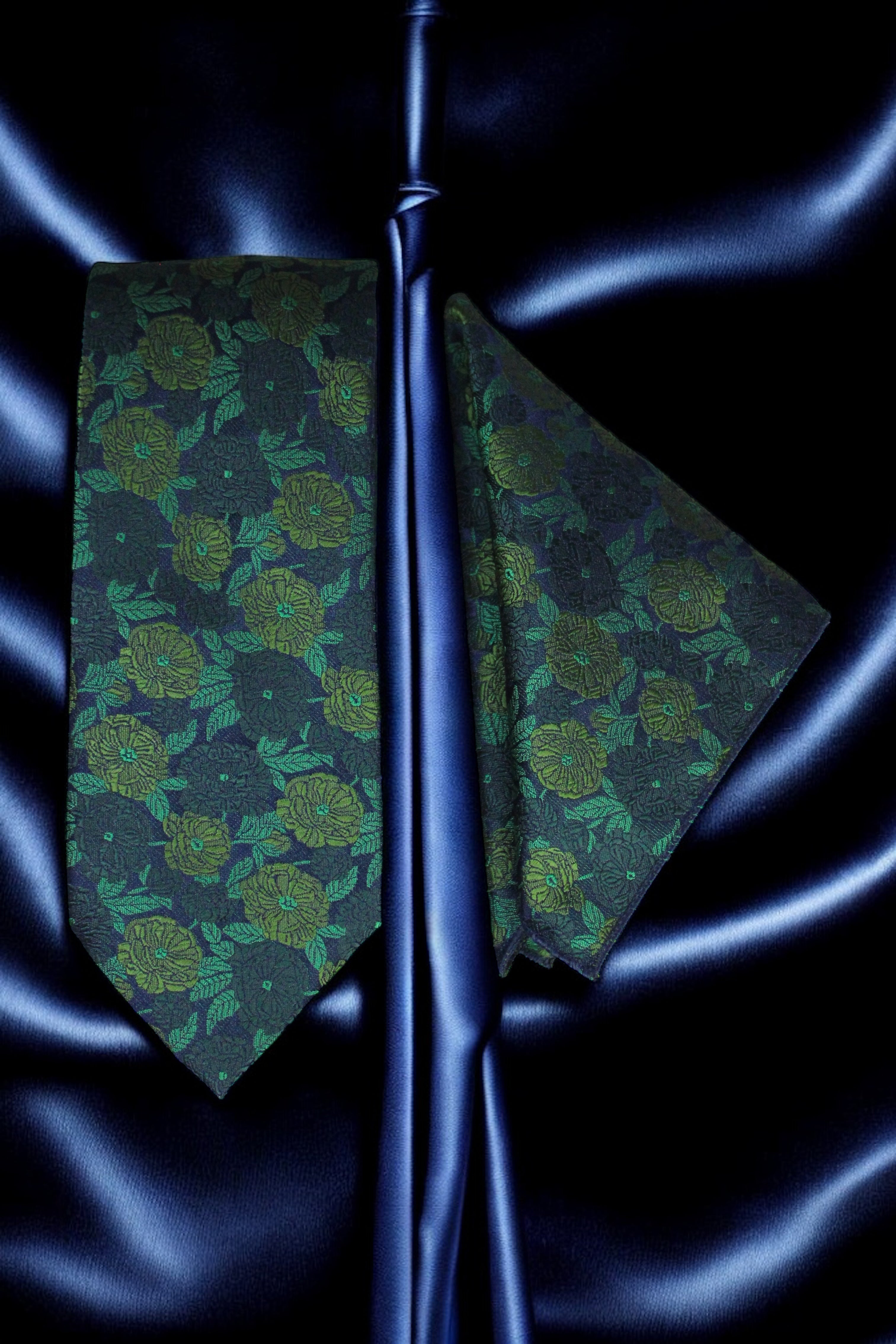 Green Floral Tie & Pocket Square Set