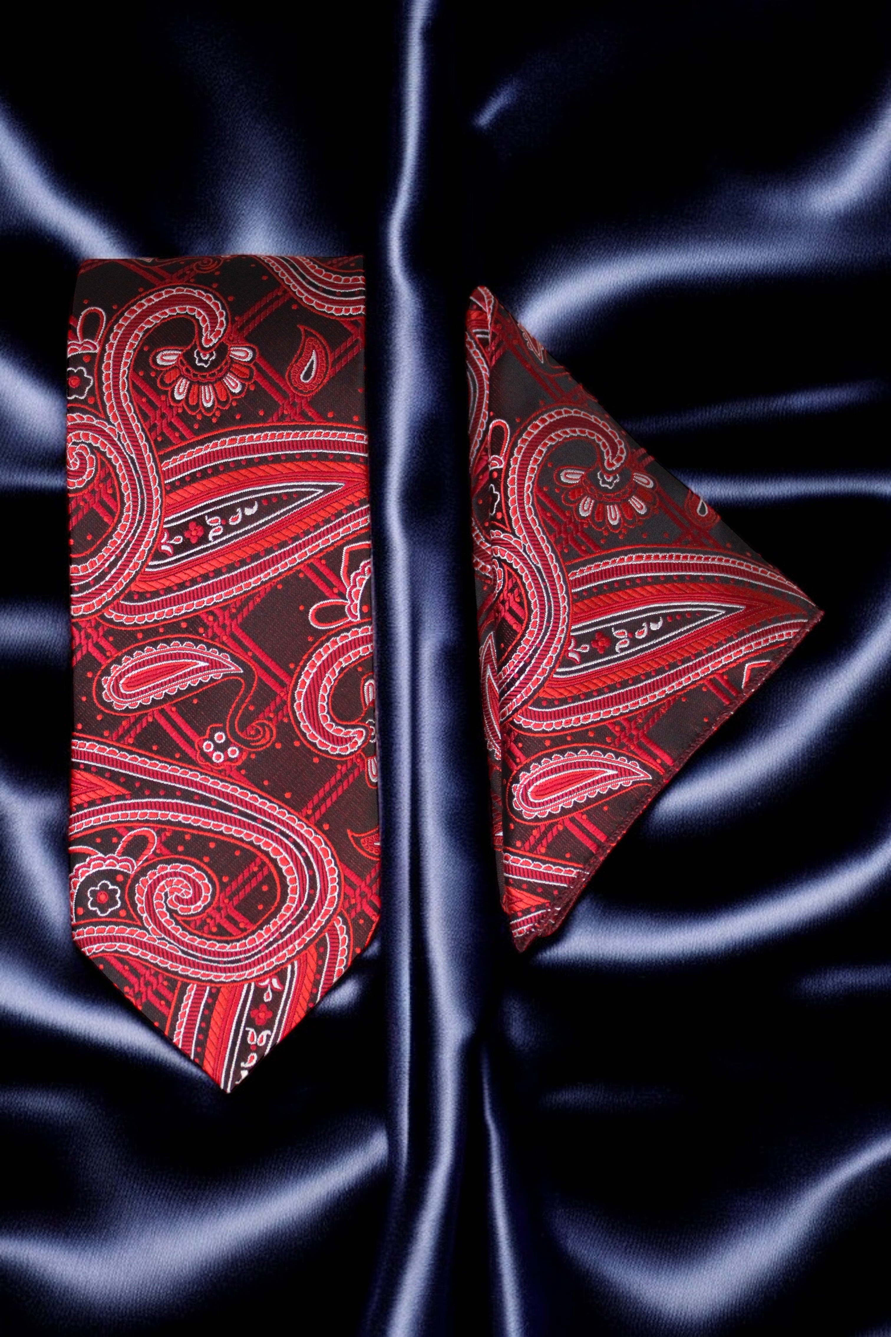 Red & Black Paisley Tie and Pocket Square Gift Set