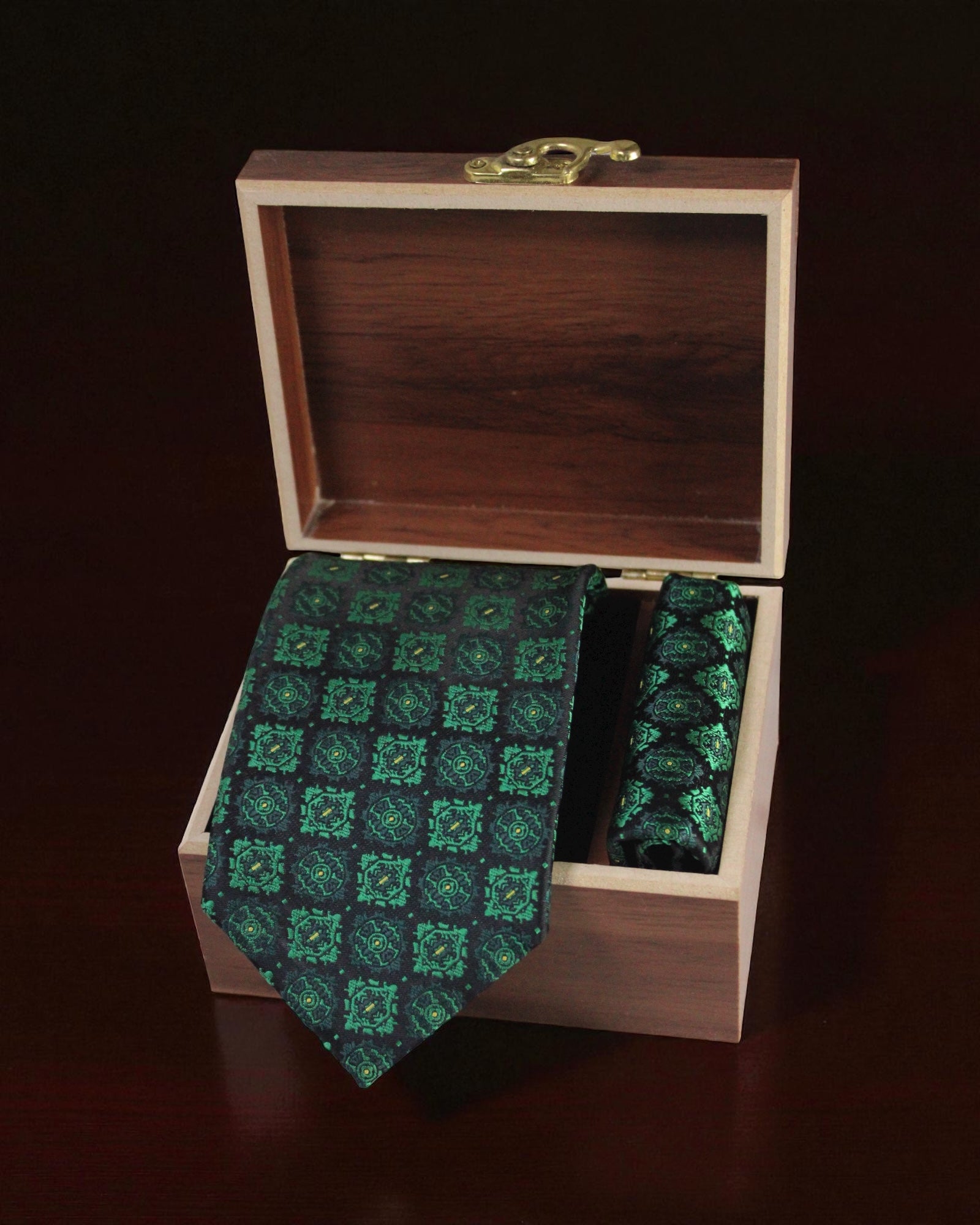 Dark Green Geometric MicroSilk Necktie & Pocket Square Set