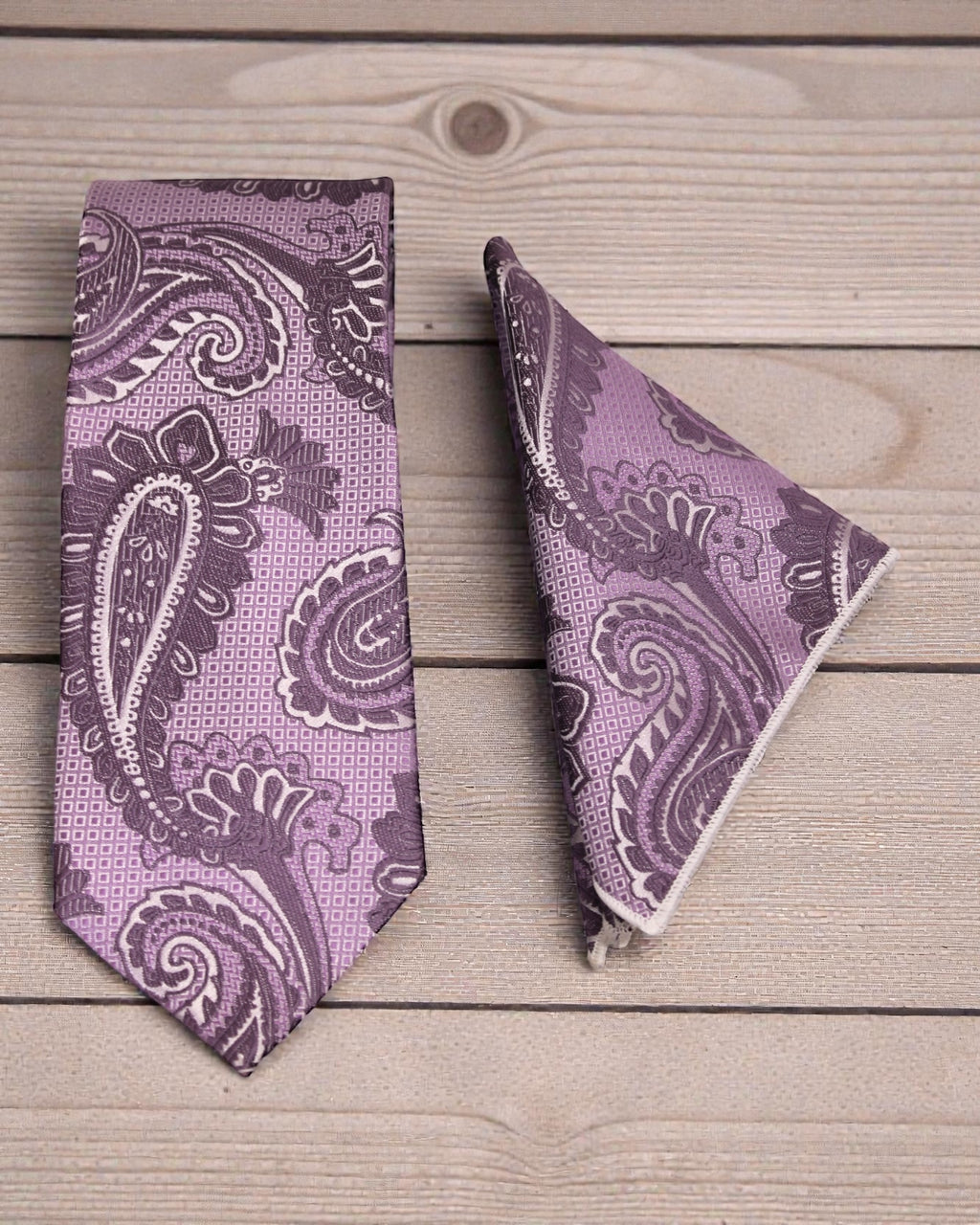 Elegant Purple Paisley Microsilk Tie & Pocket Square Set 