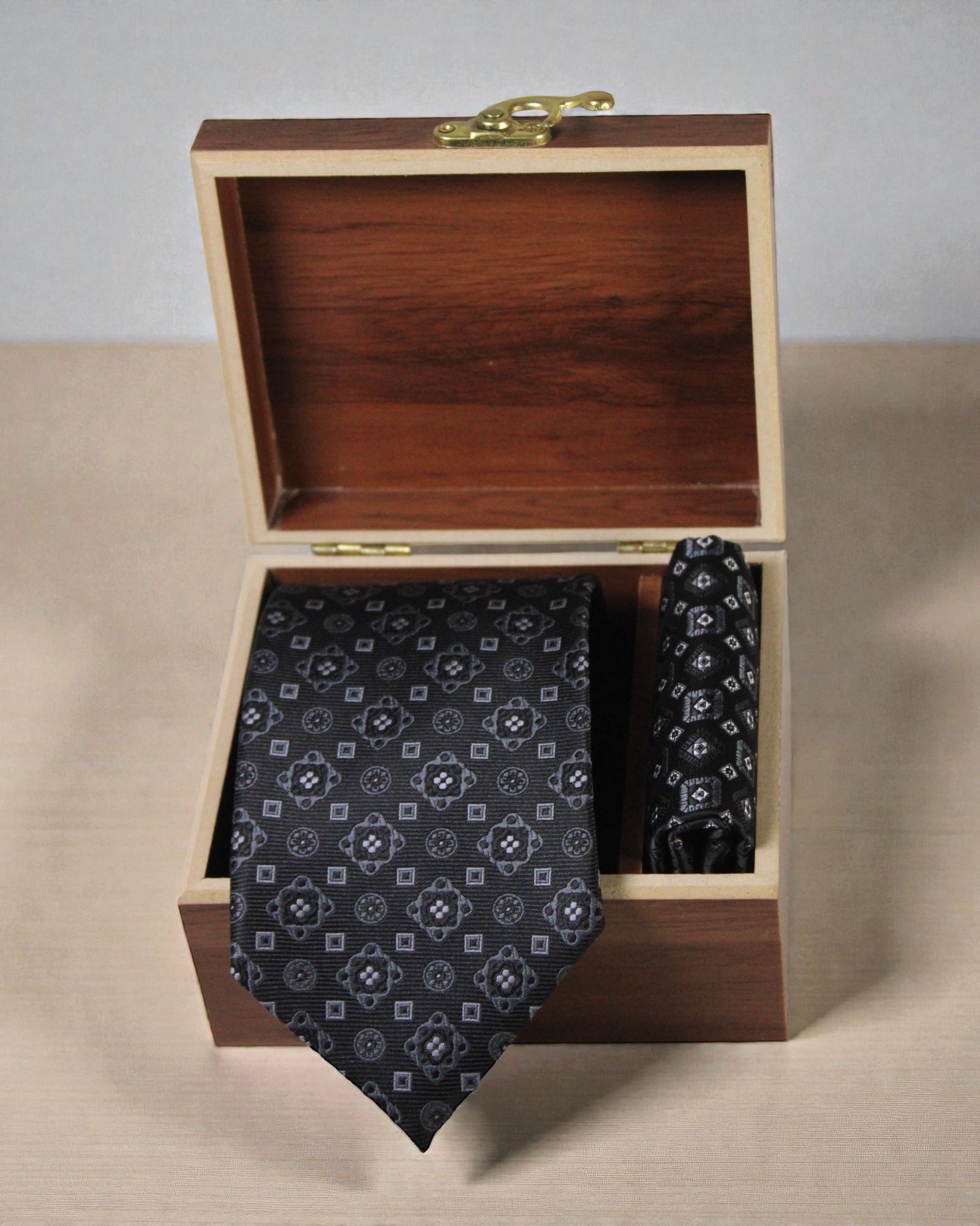Black & Silver Medallion Microsilk Tie & Pocket Square Set