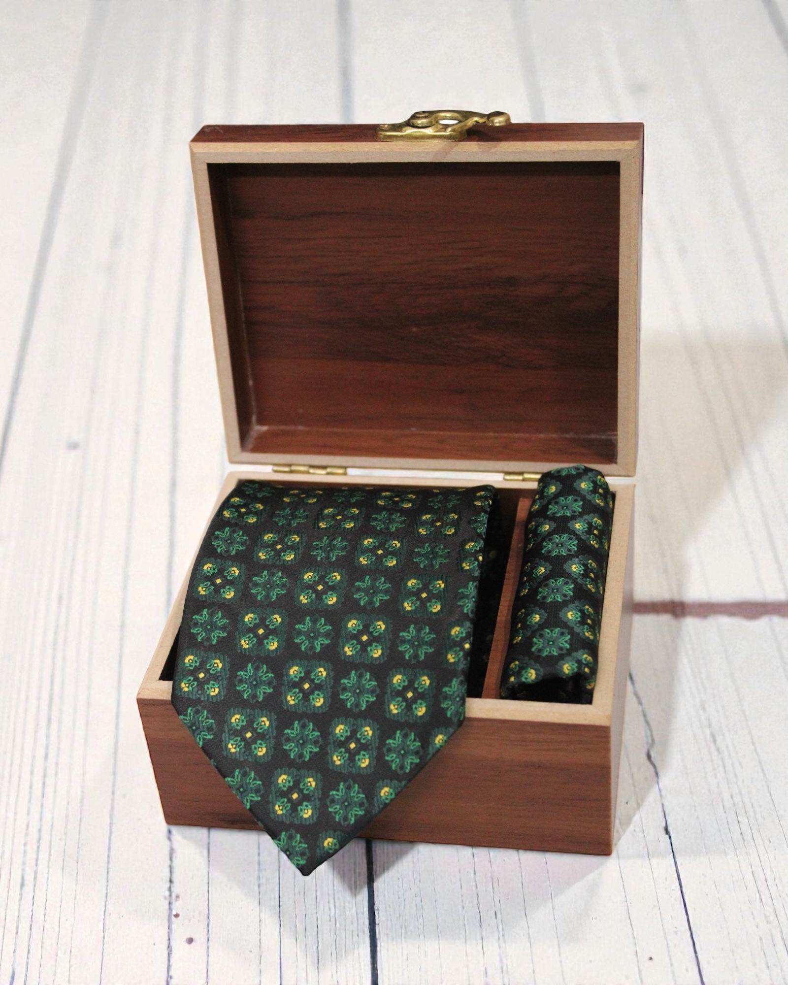 Black & Green Floral Microsilk Tie & Pocket Square Set