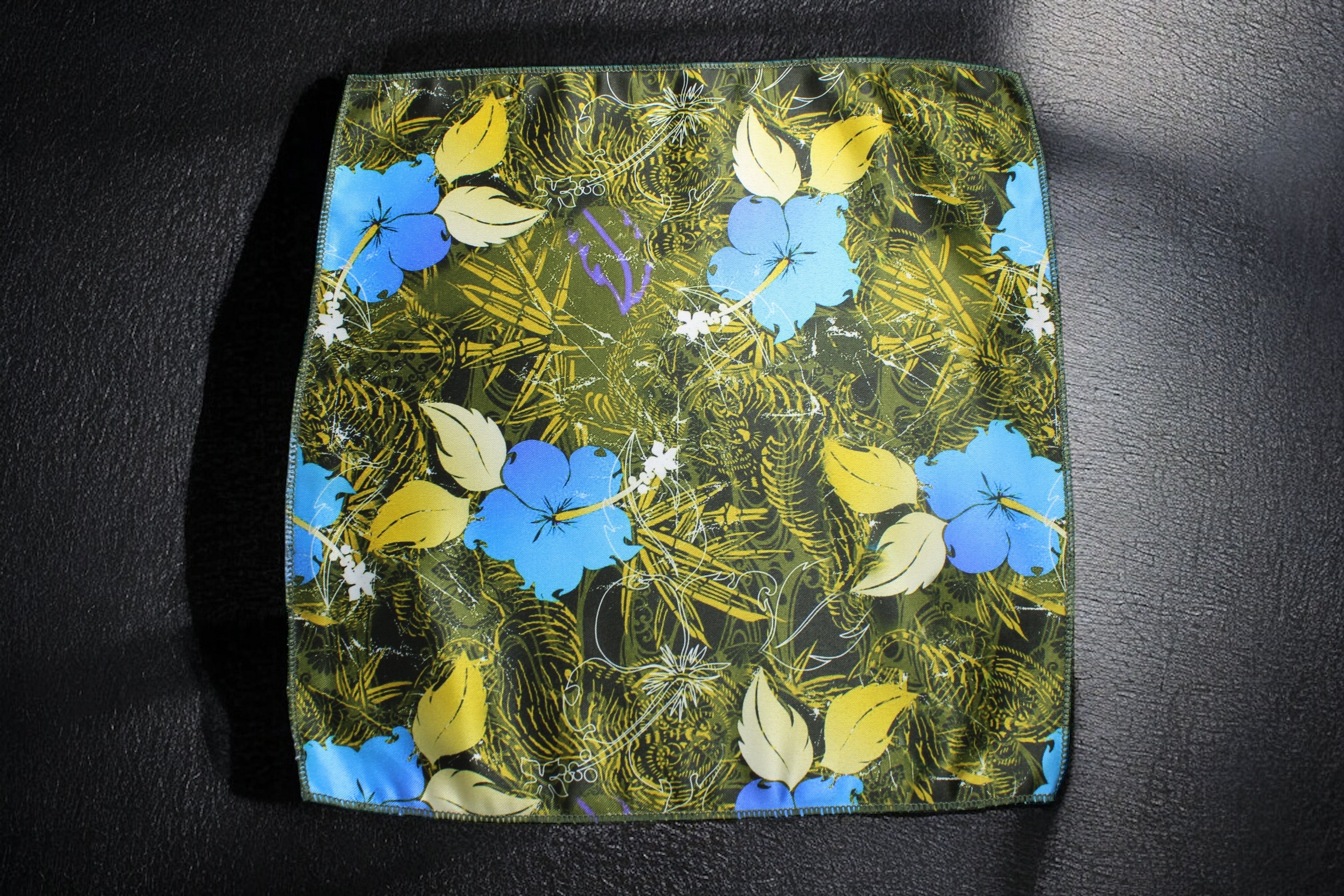 Tropical Vibe Artistic Floral Tie With Pocket Square