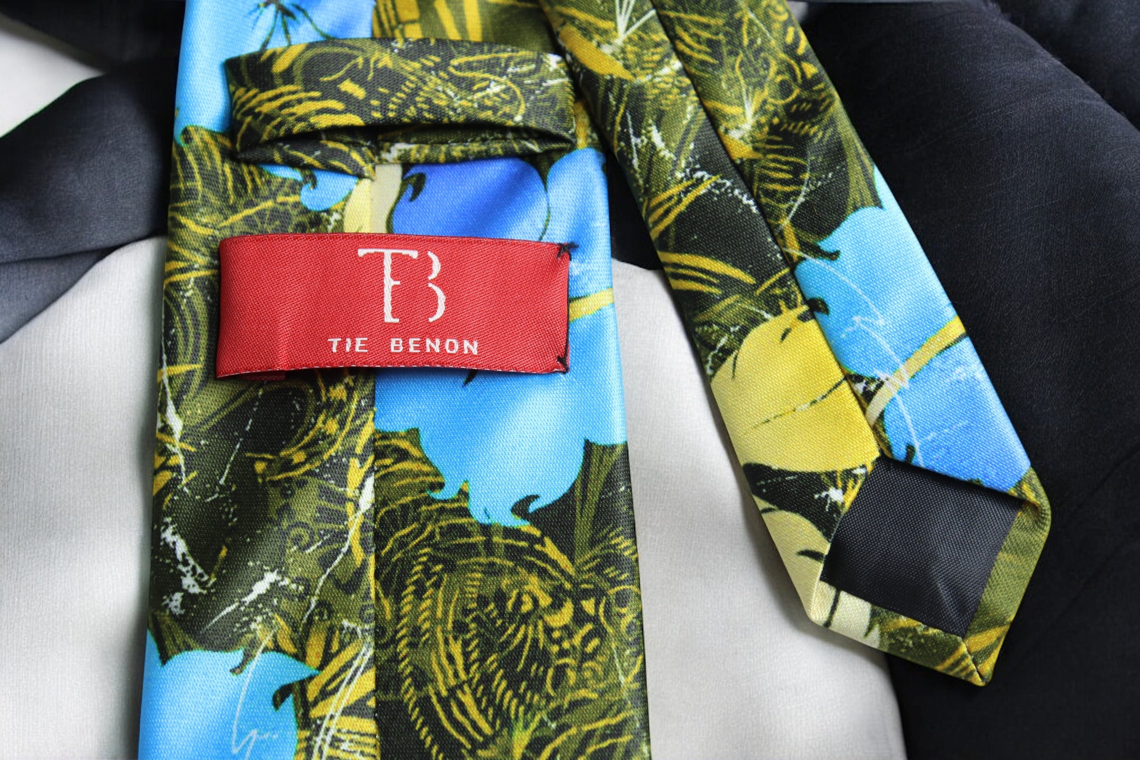 Tropical Vibe Artistic Floral Tie With Pocket Square