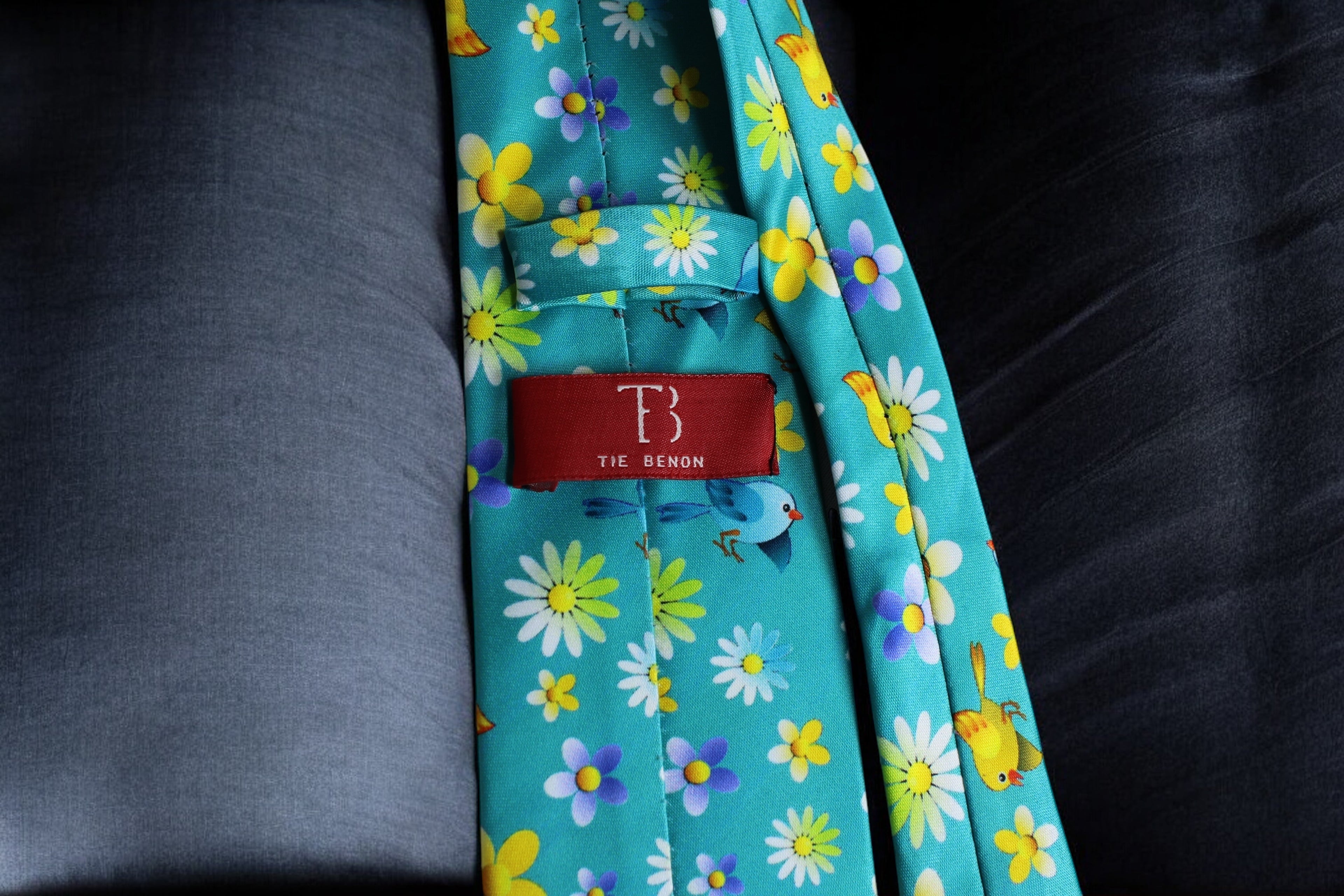 Vibrant Aqua Floral & Bird Pattern Tie
